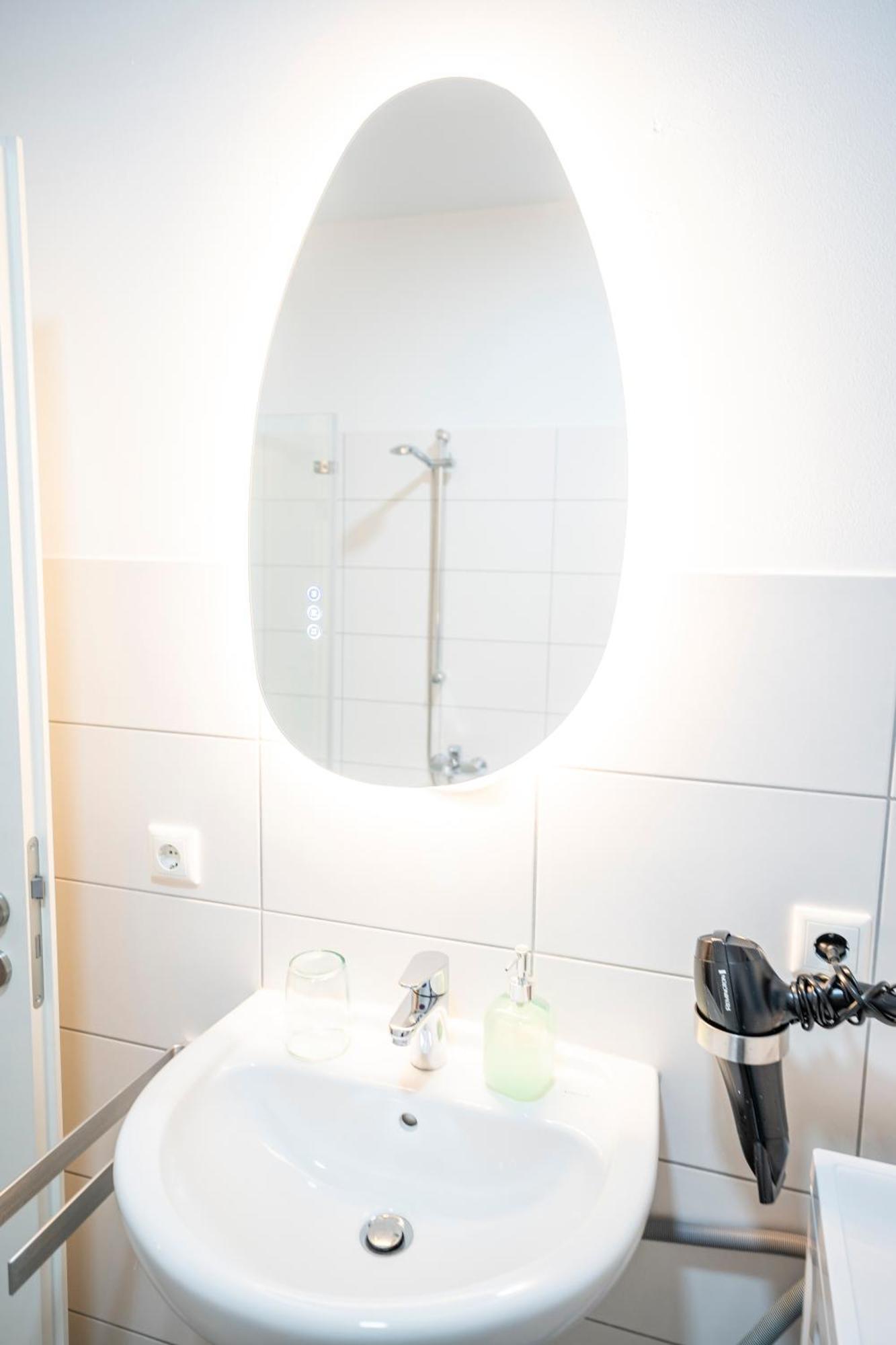 Rr - Spacious Apartments - Central - Parking Magdeburg Bagian luar foto